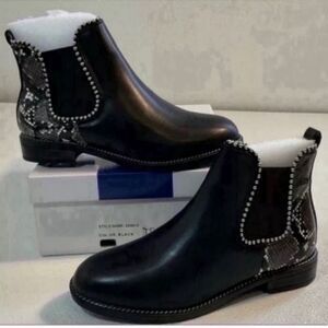 NWT Women's Snakeskin Print Studded Chelsea Boots Black 6